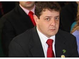 CPMI do INSS aprova quebra de sigilo de Lulinha; briga interrompe sessão