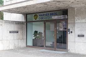 Warner Bros. Discovery revisará la oferta de Larry Ellison, según fuente