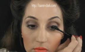 Lauren-Clark-1940s-makeup-tutorial---mascara. Lauren-Clark-1940s-makeup-tutorial—mascara - 6-glamourdaze-lauren-clark-1940s-makeup-tutorial-mascara