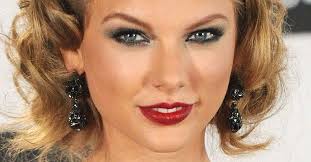 Resultado de imagem para taylor swift maquiagem 2015