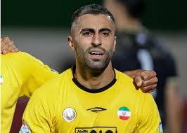 فریاد کاوه در نقش‌جهان با گل حیاتی!