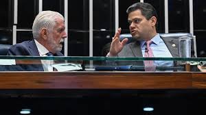 Jaques Wagner diz que Messias foi usado para dar 'cacetada' em Lula