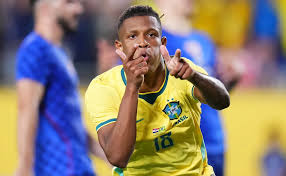 Palmeiras desiste de Danilo após Botafogo exigir R$ 176 milhões para venda