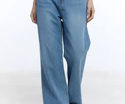 Jisoo Straight-Fit Jeans CU513 - Casual style | LEWKIN - Product from LEWKIN