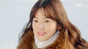 ... Kyo hơn. Trong bộ phim truyền hình của đài truyền hình SBS “Ngọn gió đông năm ấy”, Song Hye Kyođang hấp dẫn khán giả với khả năng diễn xuất tài năng của ... - Song-Hye-Kyo-gioi-hon-Kim-Tae-Hee-1