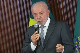 Lula diz que lançará programa contra roubo de celular e quer devolução de aparelhos nos Correios