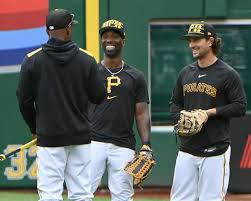 Andrew McCutchen Returns to Outfield for Pirates Home Opener Amid First Base Speculation