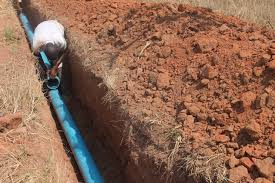 Resultado de imagen de imagenes cavando para tuberias de agua potable