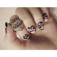 Résultat de recherche d'images pour "‫اصباغ الاظافر‬‎"