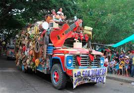 Resultado de imagen para feria de las flores en medellin colombia 2015 carros  antiguos