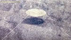 ELIZONDO, A CHE GIOCO STAI GIOCANDO? UNA FOTO DI UN' ASTRONAVE SMASCHERATA. VIDEO - C.UFO.M
