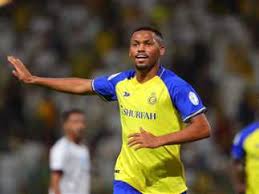 إصابة خطيرة لـ أيمن يحيى في مباراة الاتحاد والنصر.. وطرد مباشر لجليدان (فيديو)