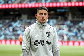 James, sin debutar en MLS; ve ganar a su equipo en la banca