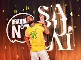Famosos lotam Sapucaí para acompanhar 1ª noite de desfile no Rio; veja fotos