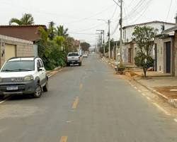 Obras de calçamento garantem mais mobilidade e infraestrutura no bairro Vila Alzira, gerada com IA