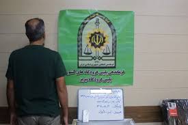 کشف محموله سری و گرانقیمت در فرودگاه تبریز+ عکس متهم