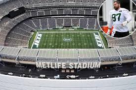 Jets’ Harrison Phillips echoes cries for stadiums to use real grass after World Cup change