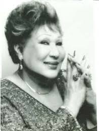 Olga Guillot. En 1952 y 1953 recorrió casi toda Latinoamérica y grabó con el respaldo del pianista y compositor Juan Bruno Terraza. - olgaguillot2