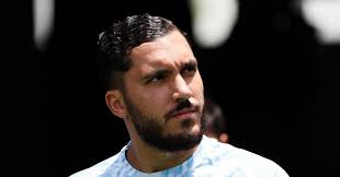 Cherki Surprend l'OL! Visite Inattendue et Maillot de Man City Offert! - Imagen principal del artículo