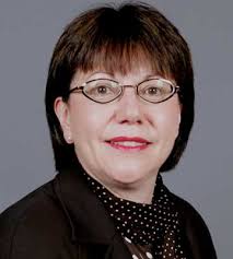 Anne McLellan, Minister of Health from January 2002 to December 2003, received both the Romanow and the Kirby reports on Canadian health care. - photo-keyplayers8_9a