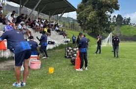 La barra del Once Caldas y el reclamo para técnicos y jugadores antes de recibir a Unión Magdalena