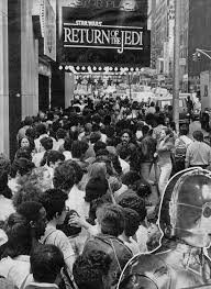 Résultat de recherche d'images pour "la file au cinema"