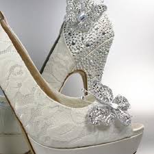Resultado de imagem para tendencia de sapatos de noivas 2016