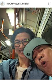 木梨憲武＆安田成美、バス車内でのラブラブ自撮り写真が話題沸騰！ - Imagen principal del artículo