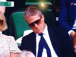 Hugh Grant y su siesta viral en Wimbledon: ¿Aburrimiento o jet-lag? - Imagen principal del artículo