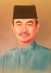 Tun Abdullah bin Haji Ahmad Badawi became the 5th Prime Minister of Malaysia on 31 October 2003. Born on 26 November 1939 in Kampung Perlis, Bayan Lepas, ... - T_PakLah