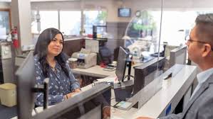 ¿Abren los bancos el 1 de mayo de 2026? Aquí te decimos