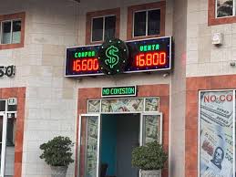 Dólar arrasó mientras el peso mexicano tambalea y así cotiza el tipo de cambio este domingo 19 de abril del 2026