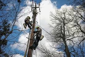 Track power outages as arctic blast brings wintry conditions to Texas