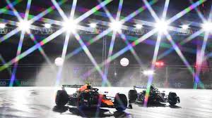 GP Las Vegas F1: Norris Impulsa el Ritmo, Alonso Lucha Tras Parada en Boxes
