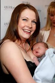 Melissa Joan Hart &amp; Braydon @ The Hot Mom To Be Handbook: Womb With A. «« Prev. Photo 4 of 7 - melissa-joan-hart-braydon-the-hot-mom-to-be-handbook-womb-with-a-view-book-release-4-500x750