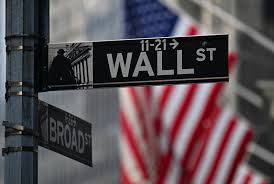 Stock Market Mixed: Tech Gains Offset Healthcare Losses