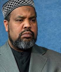 Imam Mohamed Magid. Photo: AFP. AS ANTI-AMERICAN violence spread across the Muslim world, the imam of one of America&#39;s largest mosques urged his ... - art-353-magid-300x0