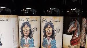 Le gérant d'une brasserie bretonne contraint de retirer une de ses bières faisant référence à John Lennon après une mise en demeure de Yoko Ono