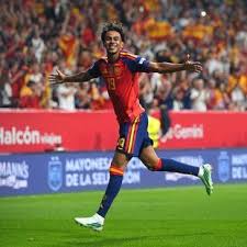 La Roja enchaîne encore et toujours, Yamal régale aussi — Eurosport