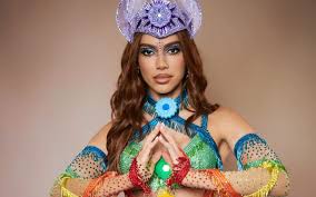Anitta usa look inspirado nos chakras para Carnaval: 'Influenciam diretamente nosso equilíbrio'