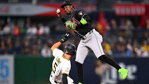 Diamondbacks walked off by Pirates, drop 3 straight vs. Wild Card competitors