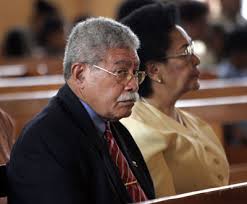Fiji&#39;s Prime Minister Laisenia Qarase (L) sits during a Sunday morning service in the Centenary Methodist church in Fiji&#39;s capital Suva December 3, 2006. - xin_2712030314218582607446