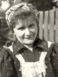 Marta Emma SCHILLER * 22.08.1904 in Pokallna