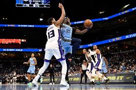 Kings use Grizzlies to end 16-game losing streak