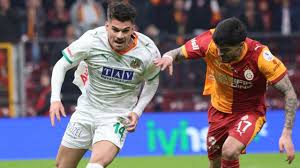João Pereira cai frente ao líder Galatasaray