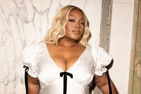 Callum Turner y 'Eternity': Un Triángulo Amoroso Más Allá de la Vida