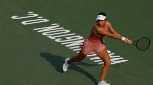 Emma Raducanu resurge tras vencer a Naomi Osaka en Washington
