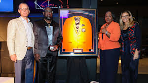 Broncos Honor Demaryius Thomas and Super Bowl 50 Team