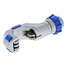 Mechanical pipe cutter with a T-BCUT blade
