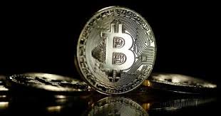 بیت‌کوین در محدوده ۱۱۰ هزار دلار بر سر دوراهی؛ اصلاح یا بازگشت؟